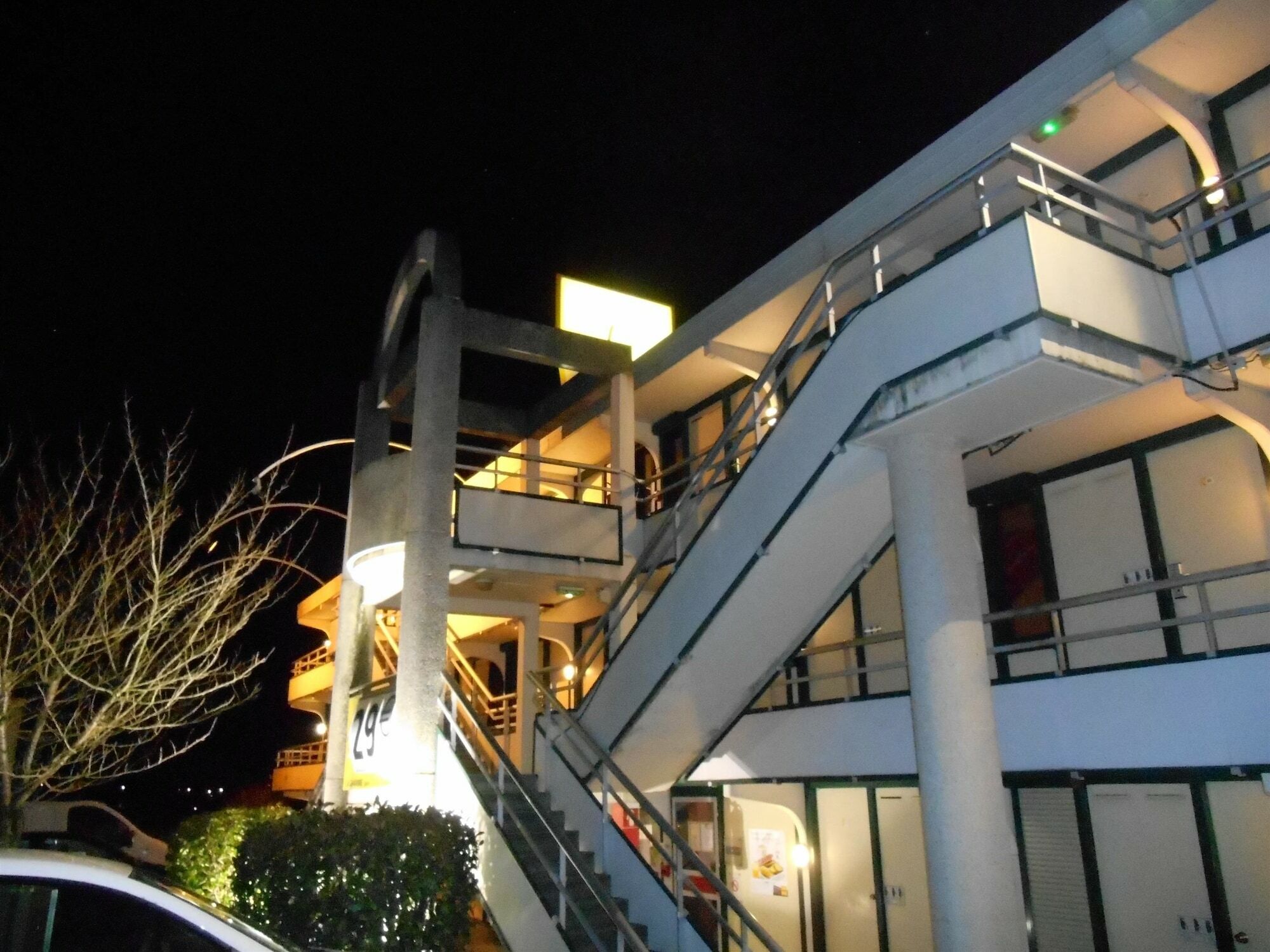Premiere Classe Montlucon Saint Victor Exteriör bild
